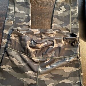 Athleta Camouflage 7/8 Tights